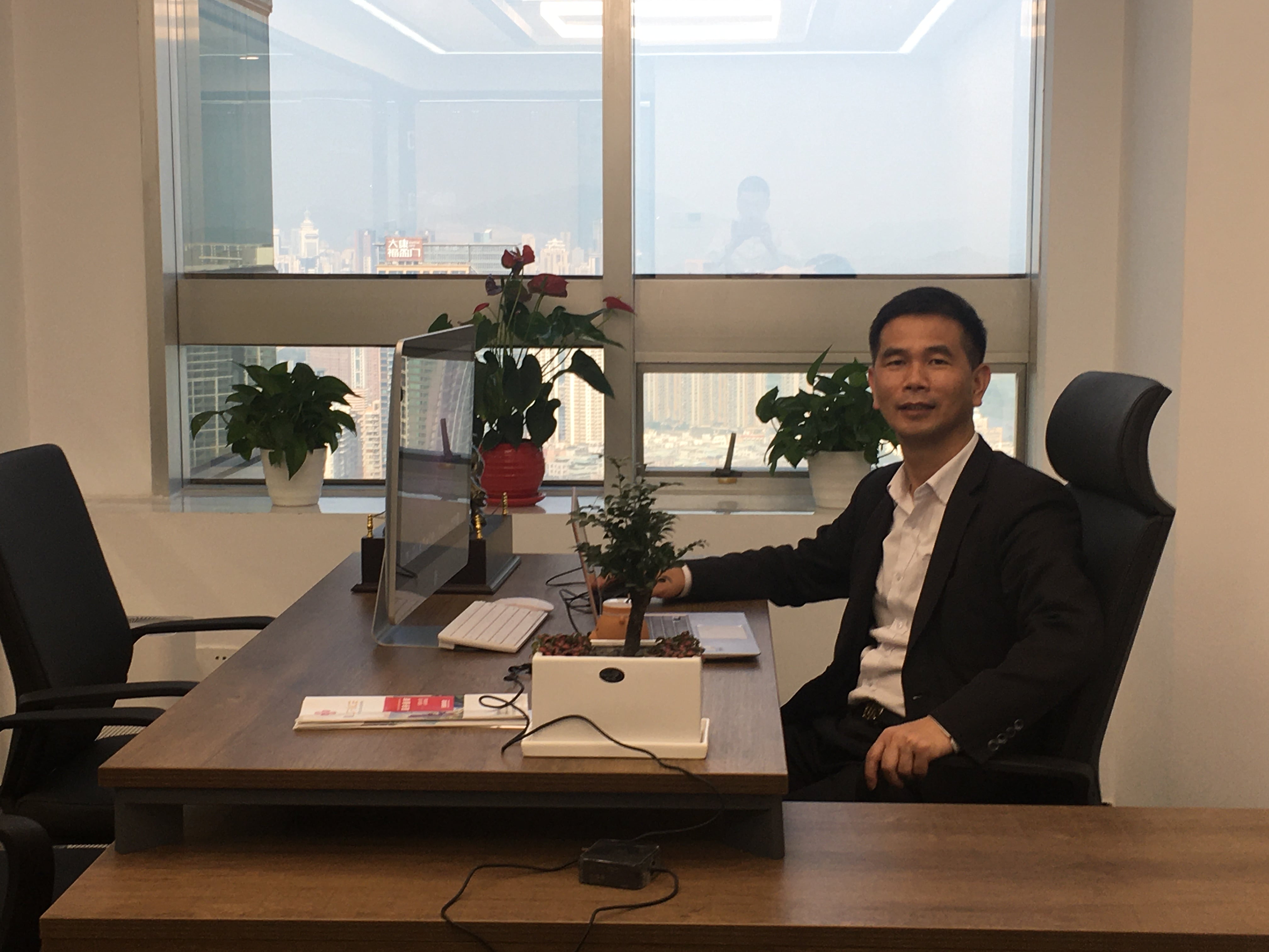 南宫28pc下载 办公室在哪里?交通方便吗?