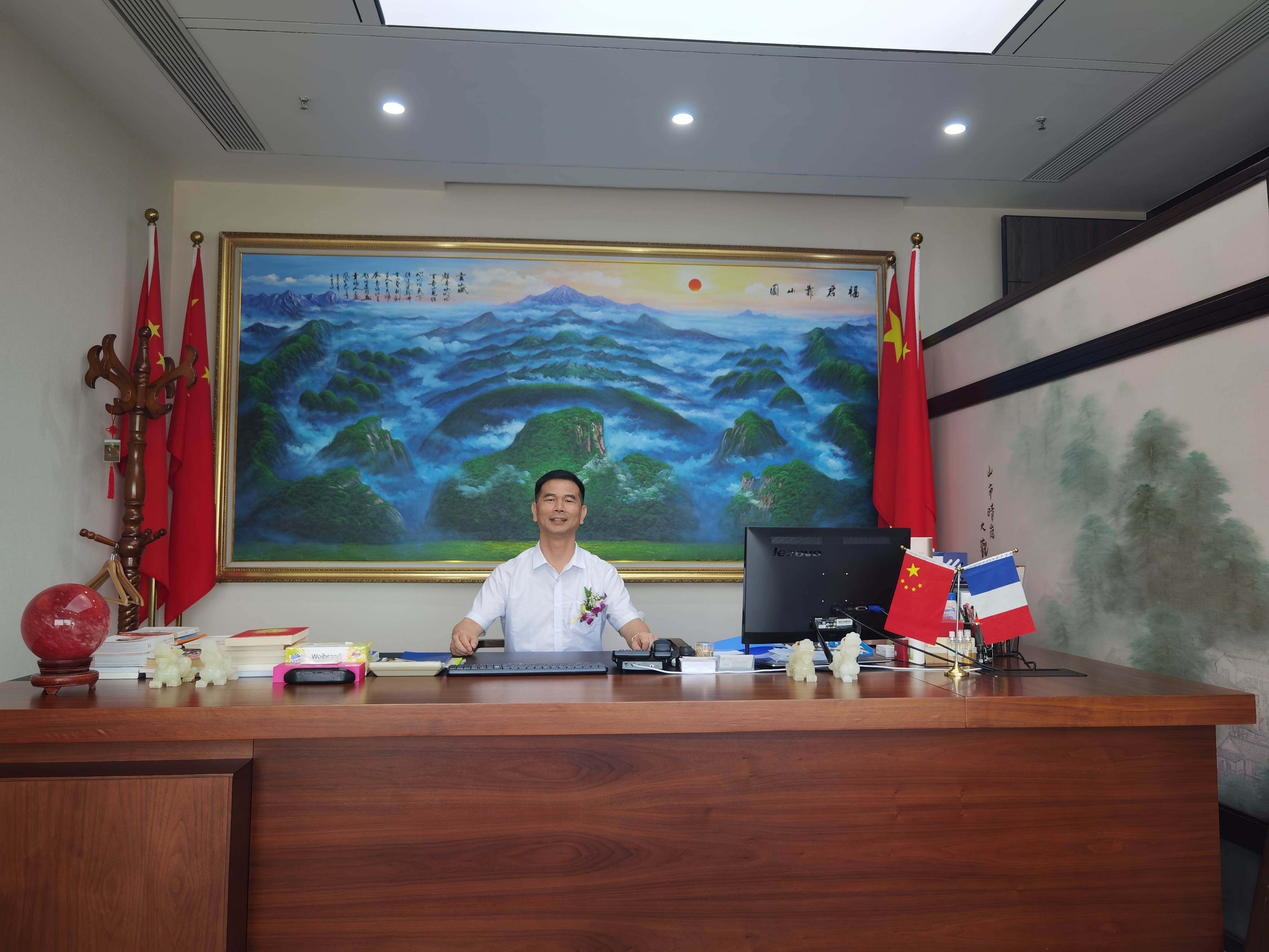 团结奋斗 同铸辉煌--- 南宫28pc下载 新年致辞